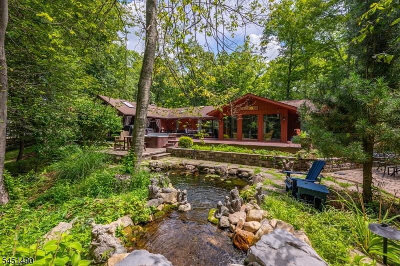 111 Ballantine Rd