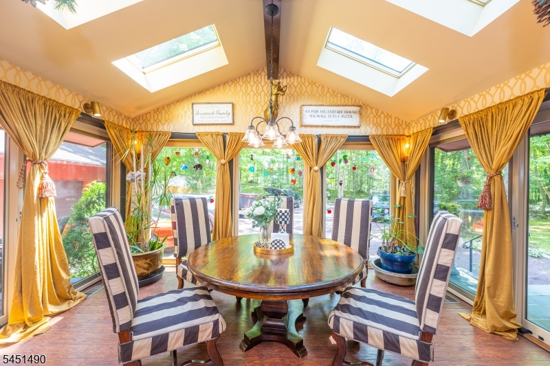 111 Ballantine Rd