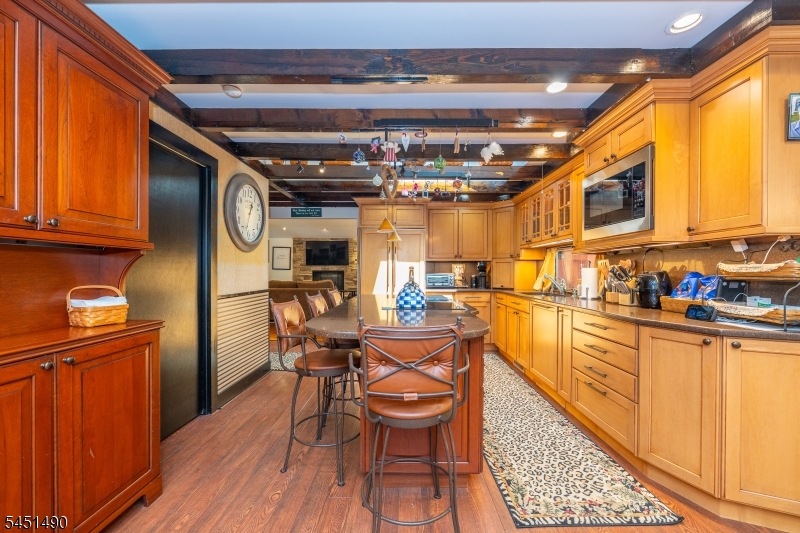 111 Ballantine Rd