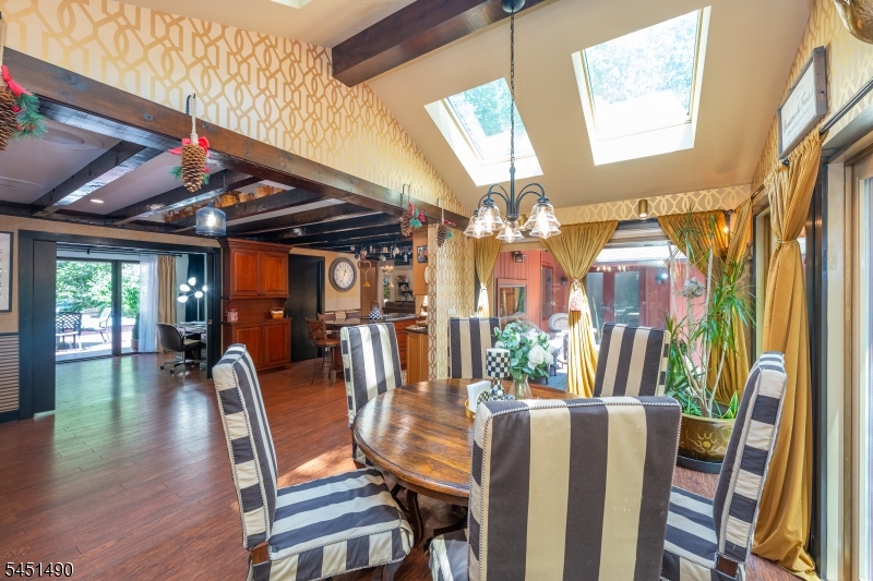 111 Ballantine Rd