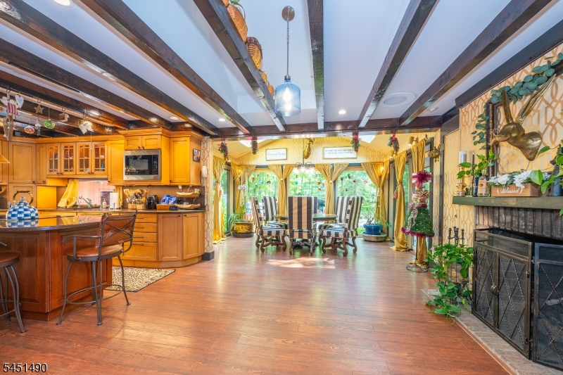 111 Ballantine Rd