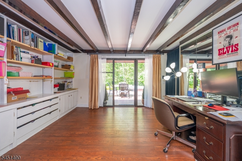 111 Ballantine Rd