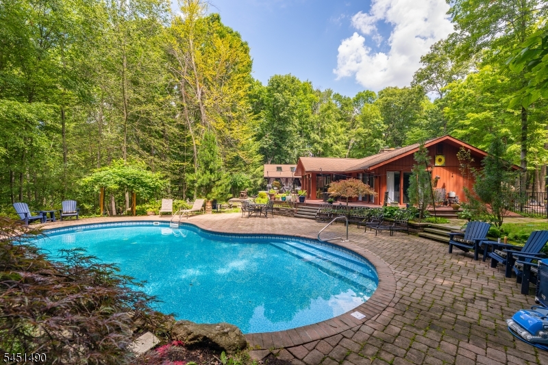 111 Ballantine Rd