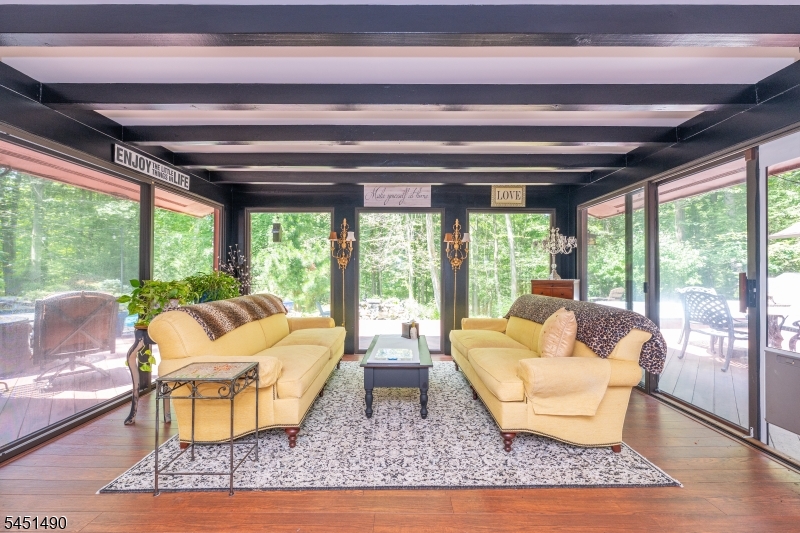 111 Ballantine Rd
