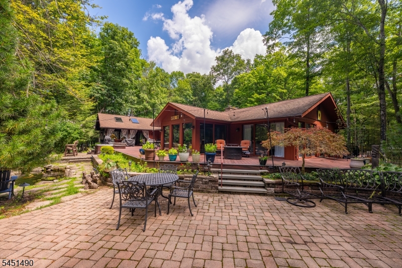 111 Ballantine Rd