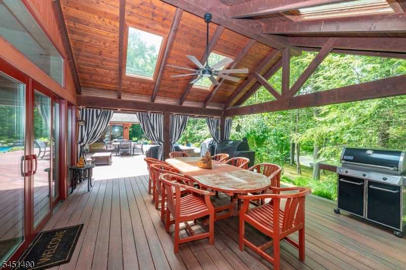 111 Ballantine Rd