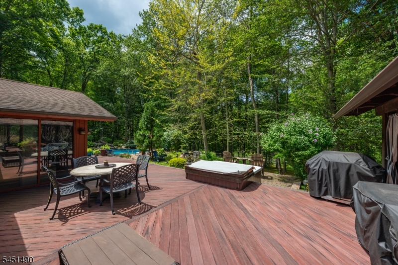 111 Ballantine Rd