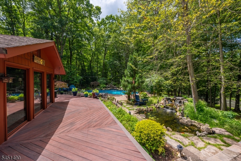 111 Ballantine Rd