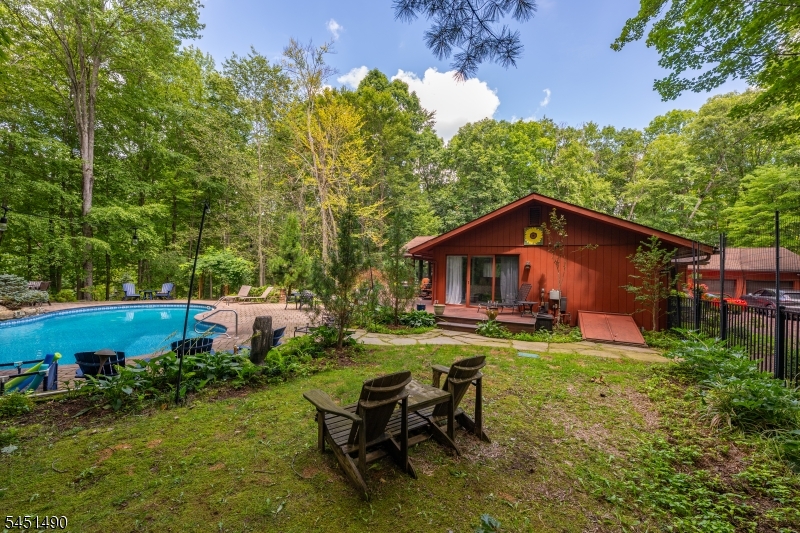 111 Ballantine Rd