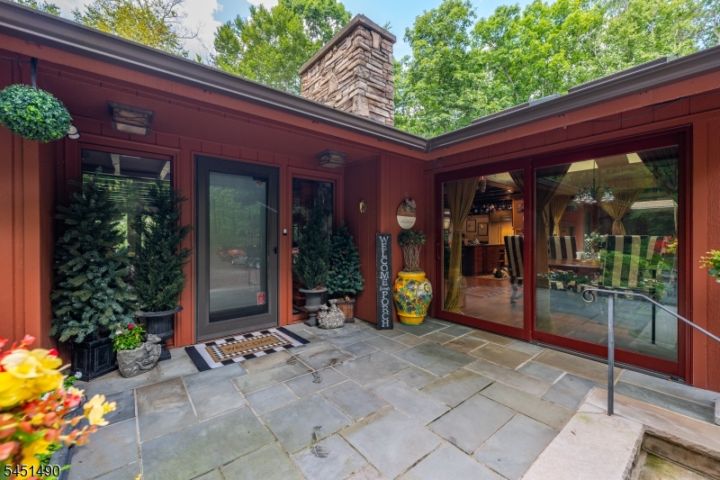 111 Ballantine Rd