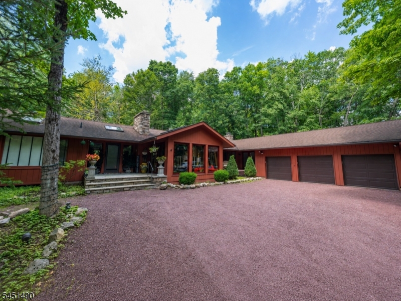 111 Ballantine Rd