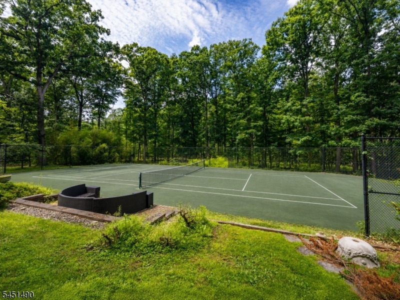 111 Ballantine Rd