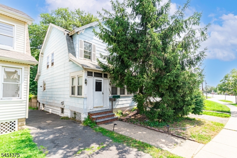 1455 Clinton Ave