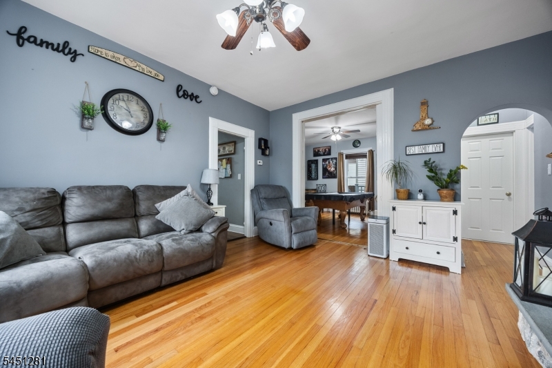 21 N Lincoln Ave