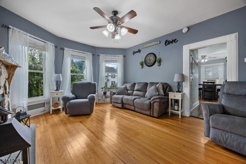 21 N Lincoln Ave