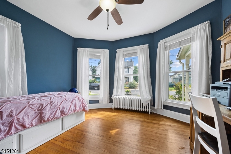 21 N Lincoln Ave