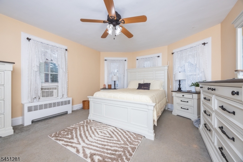 21 N Lincoln Ave