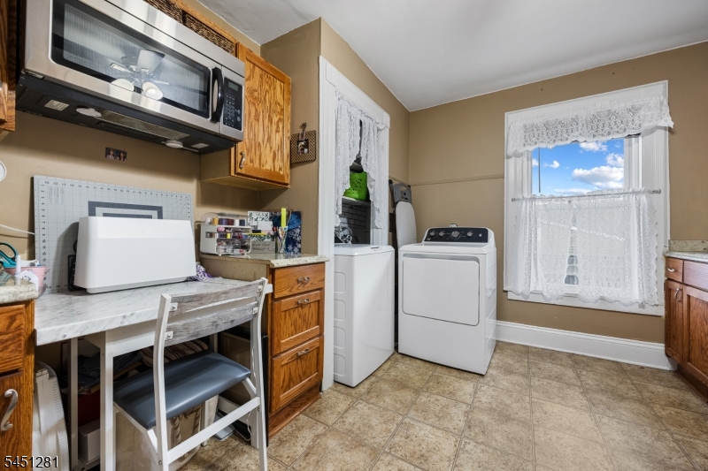21 N Lincoln Ave