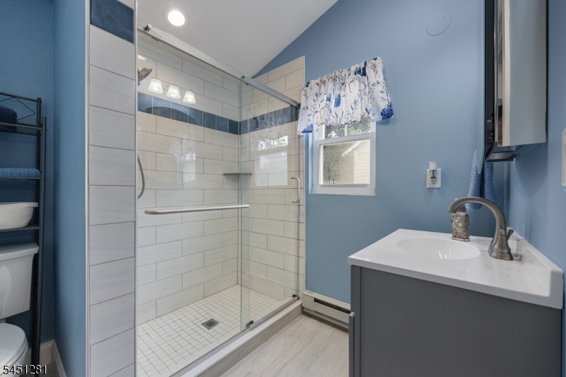 21 N Lincoln Ave