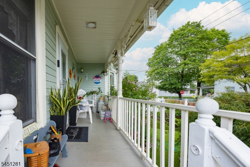 21 N Lincoln Ave