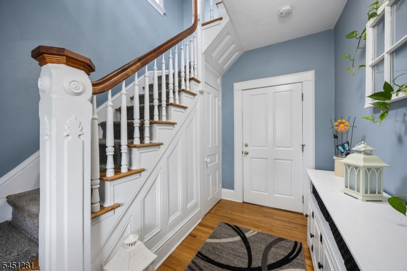 21 N Lincoln Ave