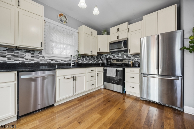 21 N Lincoln Ave