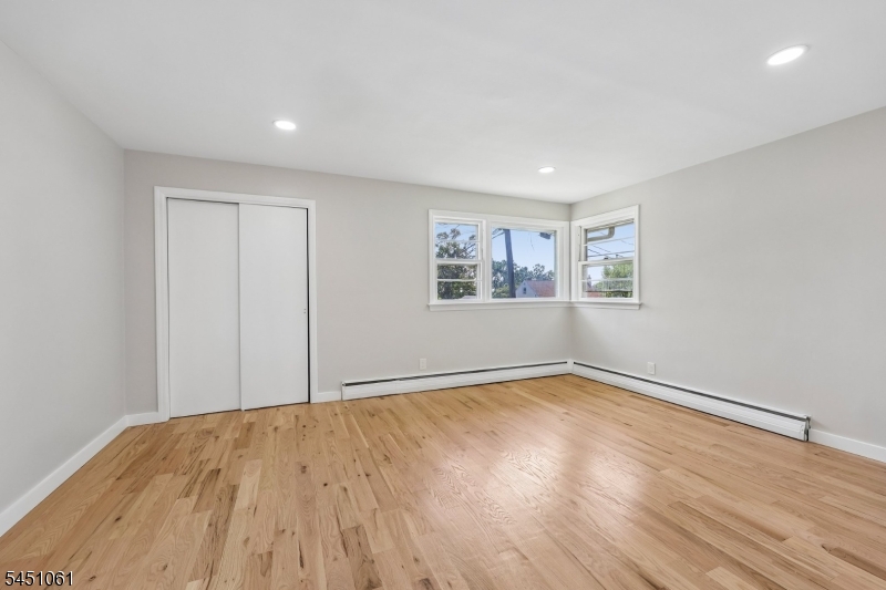 33 Lotz Ave
