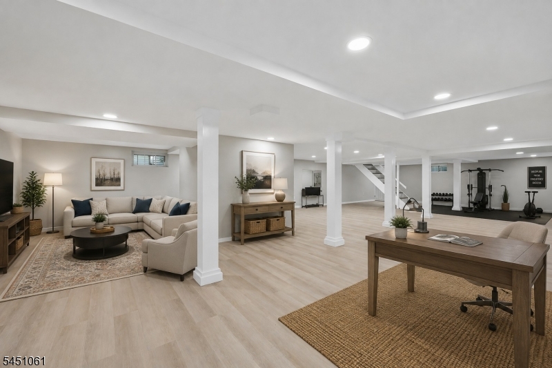 33 Lotz Ave