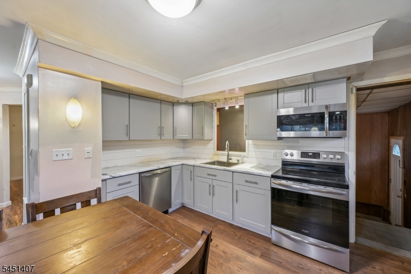 154 Marlboro Rd