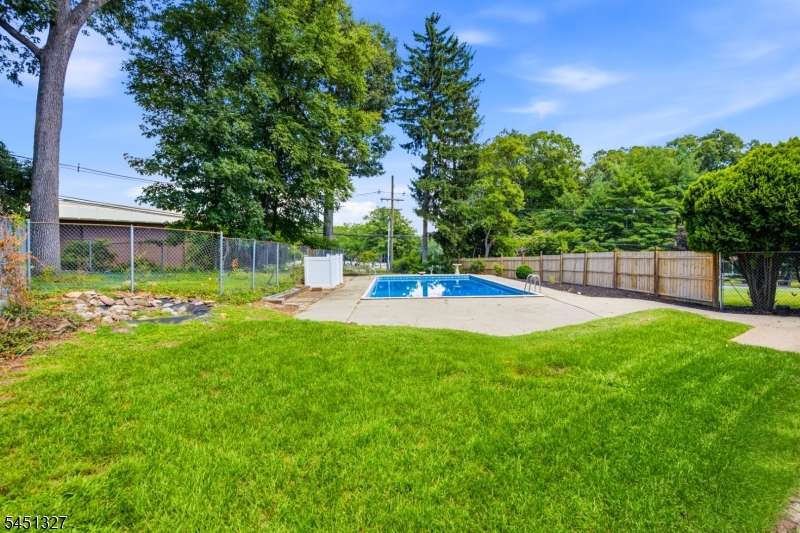 12 Medford Rd