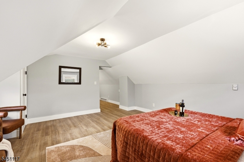 1 Lorelei Rd