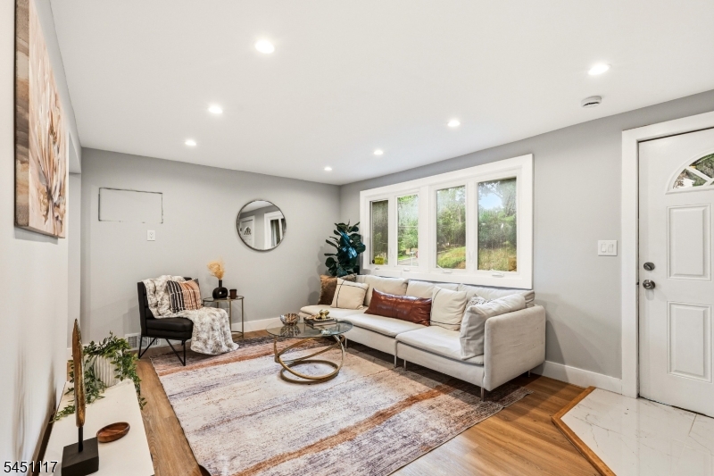 1 Lorelei Rd