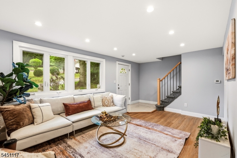 1 Lorelei Rd