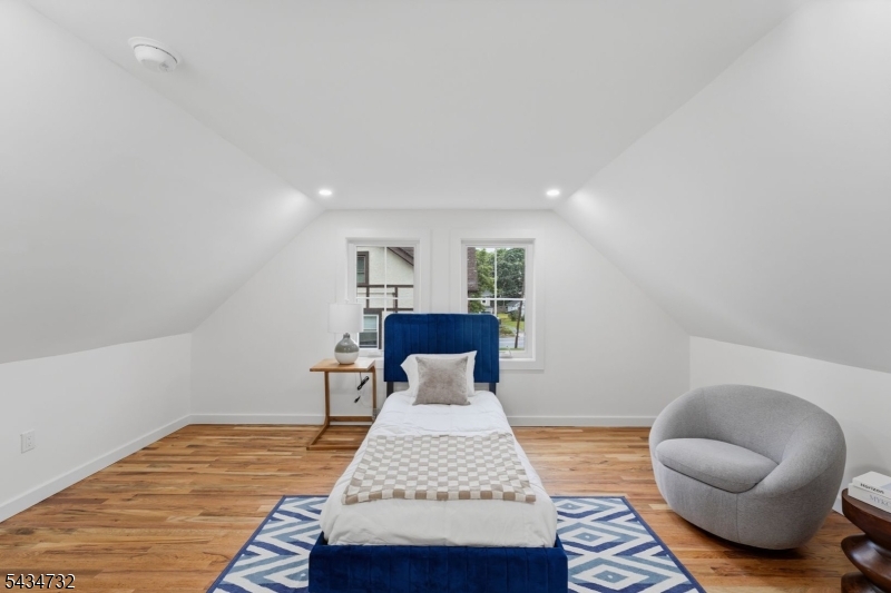 166 Lincoln St