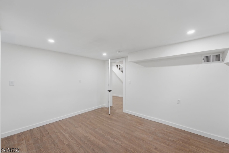 166 Lincoln St