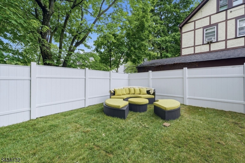 166 Lincoln St