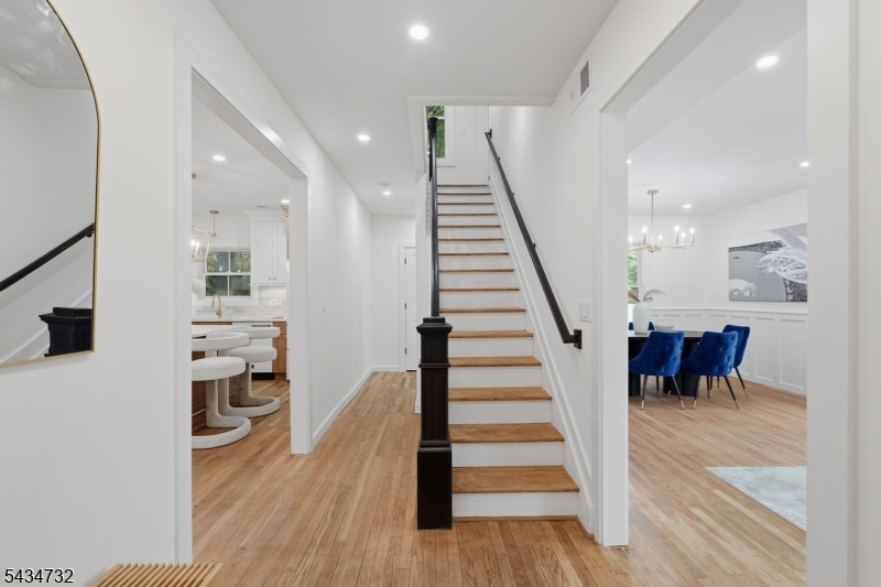 166 Lincoln St