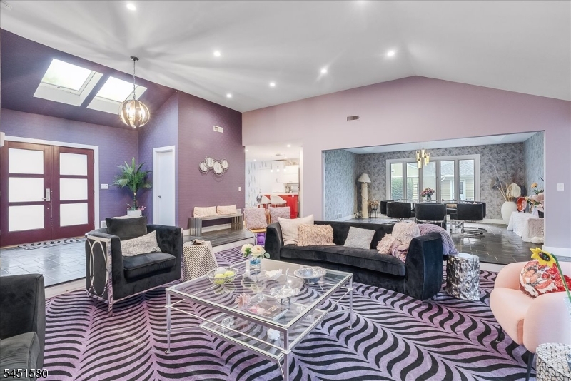 25 N Hillside Ave