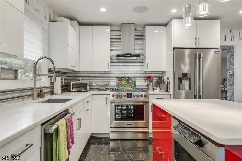 25 N Hillside Ave