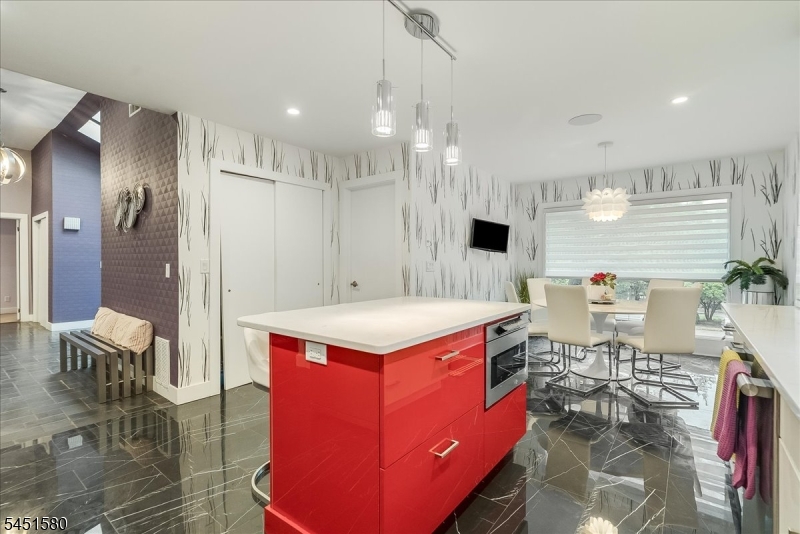 25 N Hillside Ave