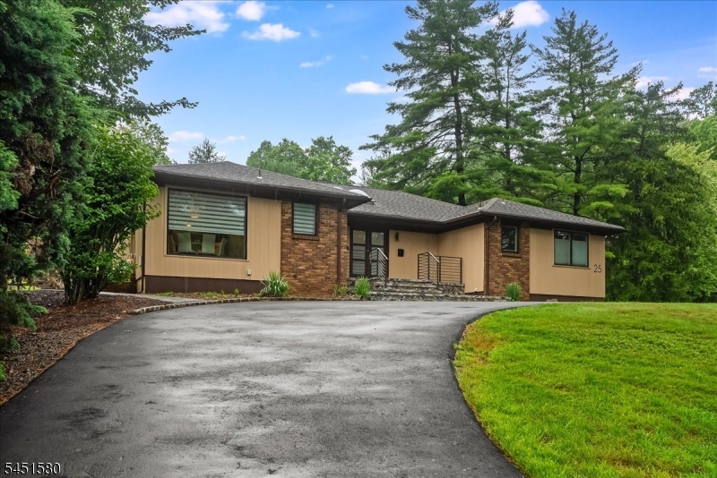25 N Hillside Ave