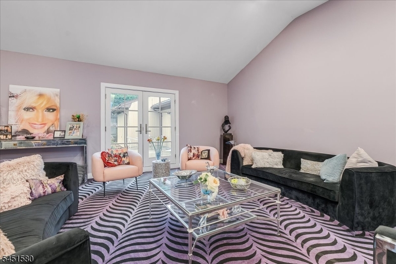 25 N Hillside Ave