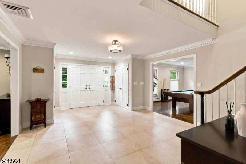 700 Oak Ln