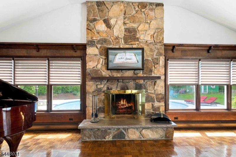 700 Oak Ln