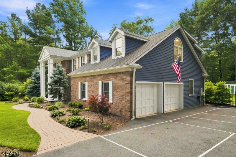 700 Oak Ln