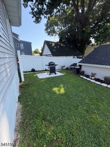 200 Lincoln Pl