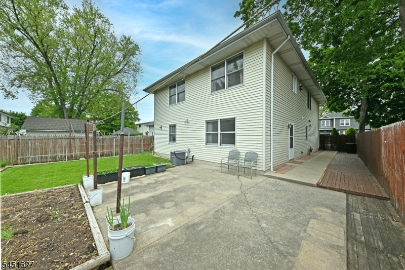 23 Ward St