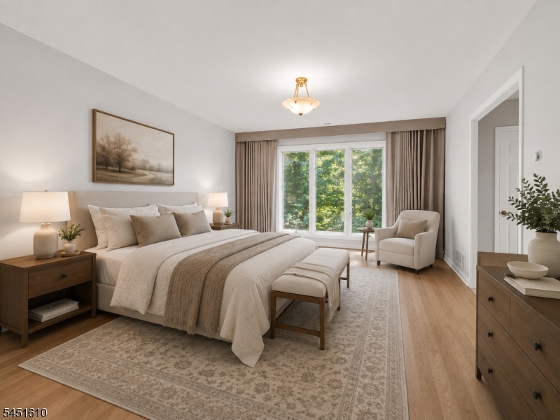 10 Saddle Hill Rd