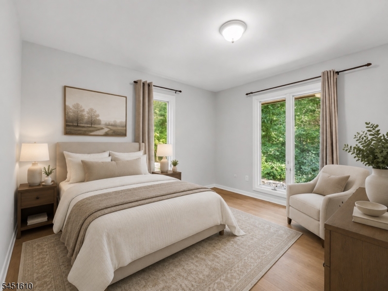 10 Saddle Hill Rd