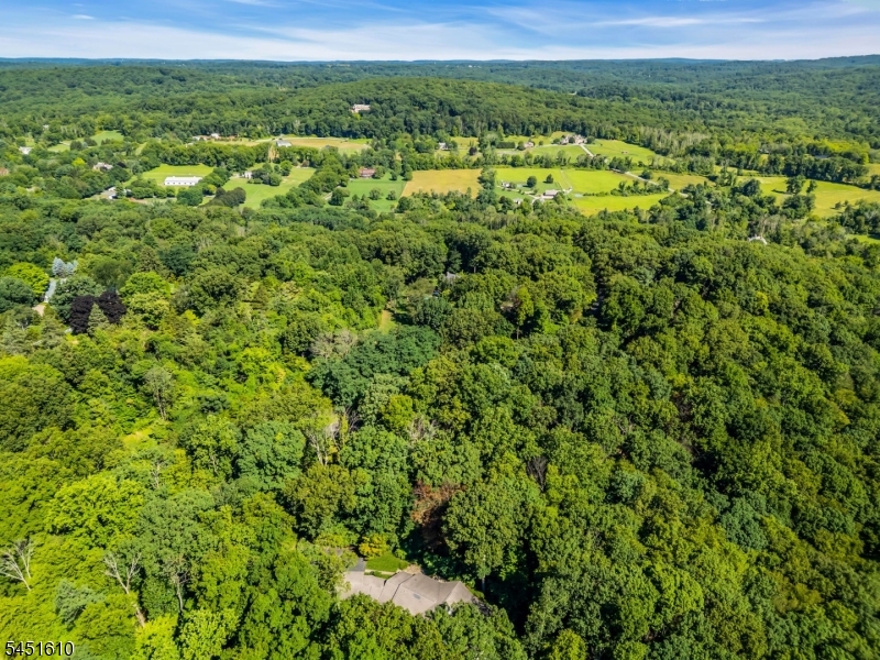 10 Saddle Hill Rd